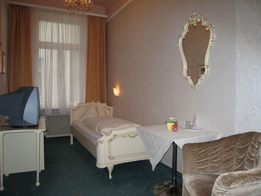 Hotel Pensión Baronesse Viena Exterior foto